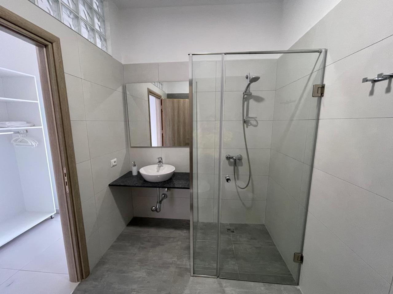 Kristina Bellavista Rooms Sarandë Eksteriør billede